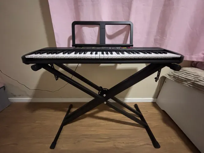 Teclado Musical Yamaha F52 Psr-f52 61 Teclas 144 Timbres Cor Preto