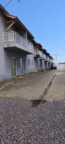 Casa em Mongaguá, 2 Quartos Suites, + Lavabo, Sala, Cozinha, Quintal Privativo, 1 Vaga