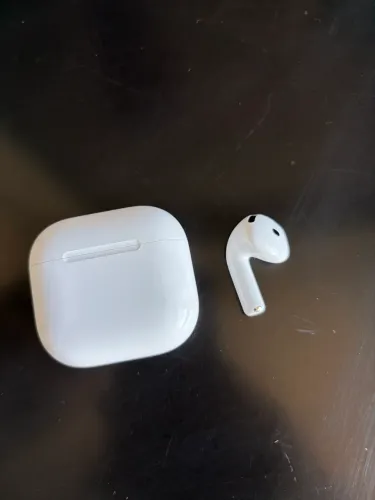 AirPods 4 ANC