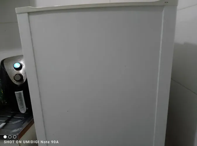 Vendo frigobar Eletrolux