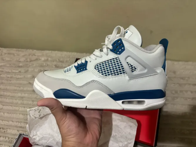 Jordan 4 Military Blue / Size: 40,5 