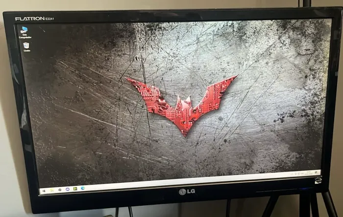 Monitor 22 LG + Suporte articulado