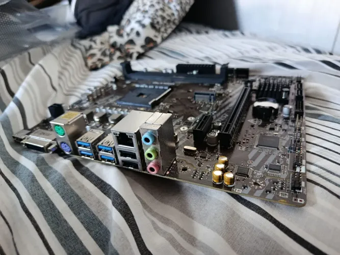 Placa mãe a550