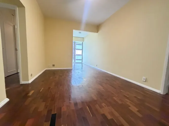Imóvel para aluguel possui 95 m2 com 2 quartos 1 vaga em Botafogo - Rio de Janeiro - RJ