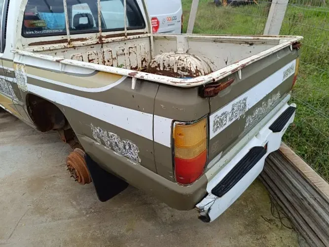 Caçamba L200 gl gls quadrada 1995/2006