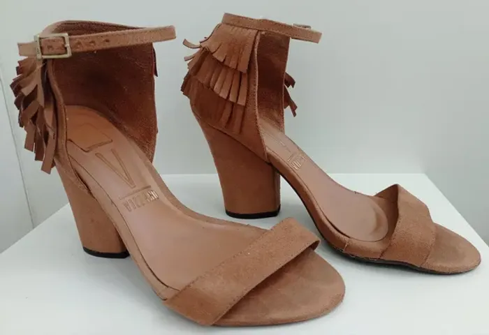 Sandália Vizzano Nude de Camurça