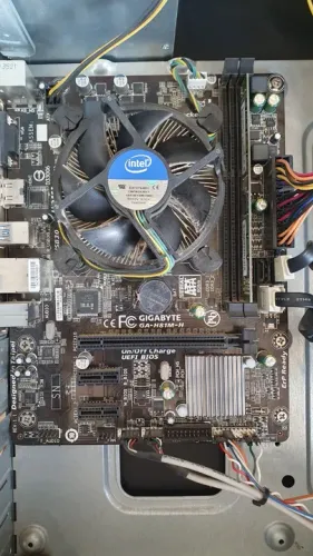 Kit intel 4 gen placa gigabyte h81m + pentiun g3220 + 4gb ram