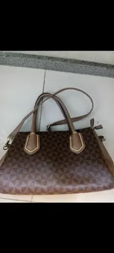 Bolsa de ombro e mão 