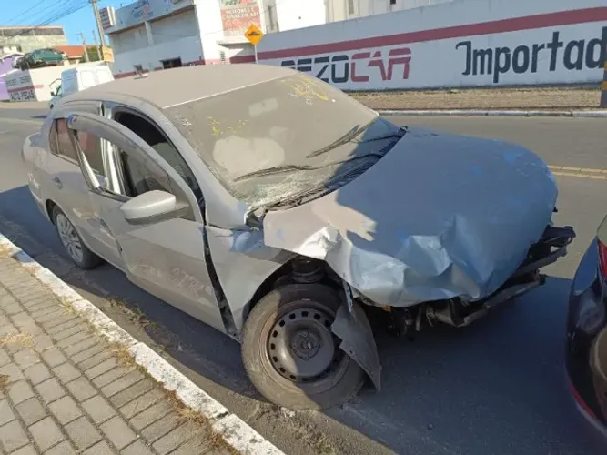 Temos peças para essa sucata! Vw Voyage g6 1.6 2016