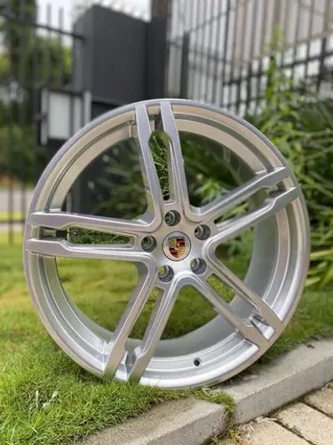 Rodas Porsche Macan Prata Brilhante 5x112 - 20x7,5 Offset 42
