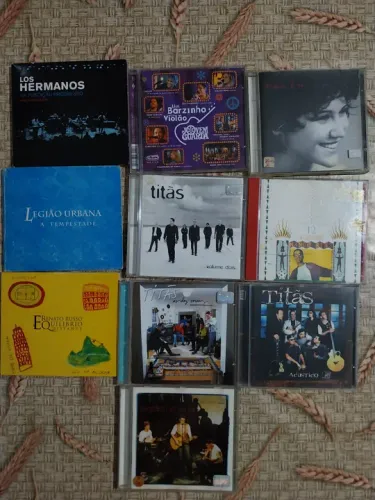 CDs lote com 10 cds originais usados em ótimo estado de conservação 100 reais o lote