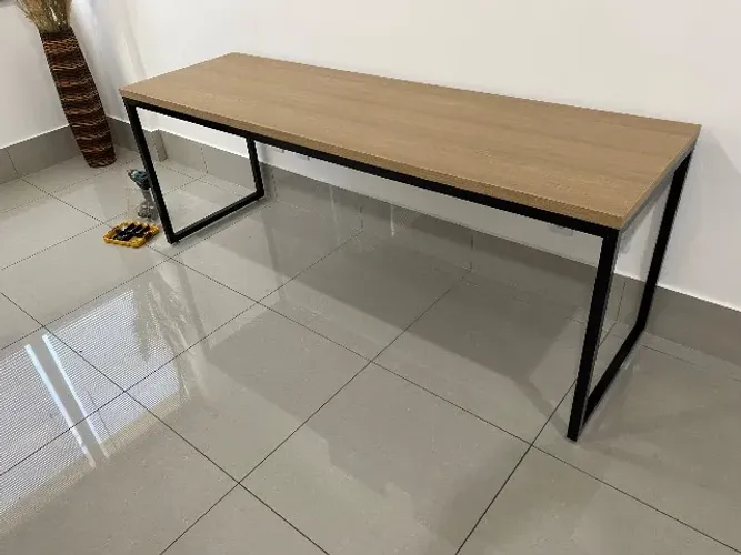 Mesa estilo industrial para escritório 1,80x0,60m