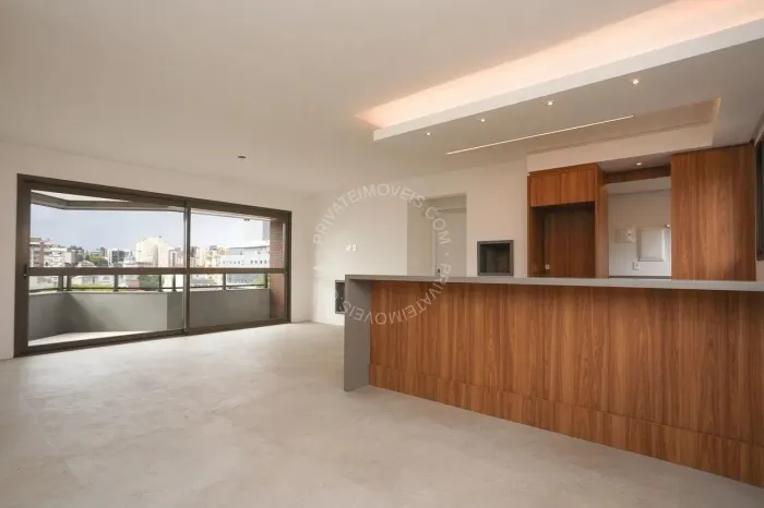 Apartamento semimobiliado para alugar no Mont Serrat com 2 quartos (1 suíte)