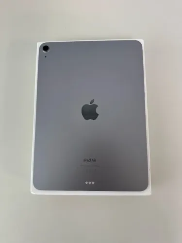 iPad Air M2 11" 256GB Wi-Fi Cinza espacial - Seminovo