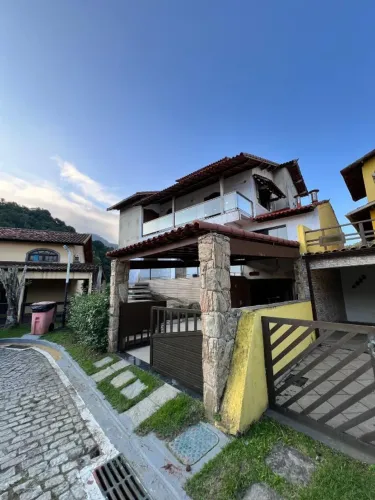VITOR LOPES Vende | Ampla Casa a uma quadra da praia de Garatucaia