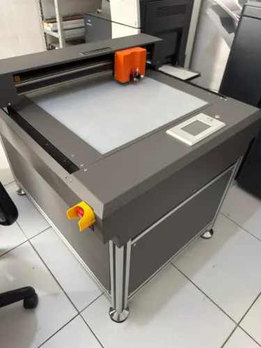 MESA DE CORTE BANNERCUT CAMPRO 60x45cm