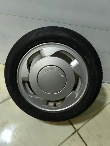 Jogo de Rodas Orbital 14¨com pneus Momo perfil baixo..