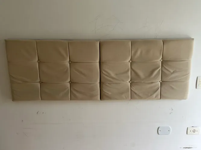 Cabeceira de cama acolchoada de suede bege 158cm