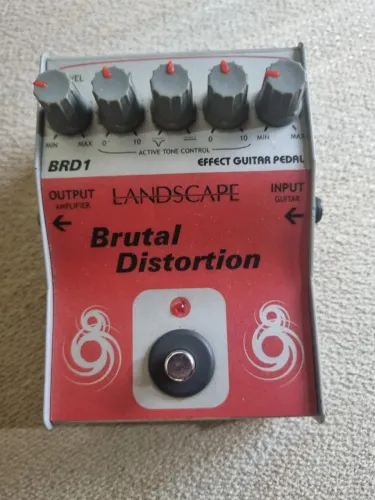 Brutal Distortion  - Pedal de Guitarra Landscape