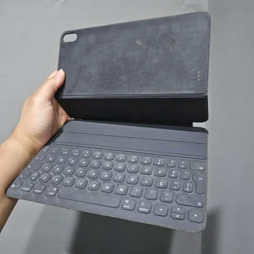 Capa Teclado Original Apple p/ iPad Pro e Air Smart Keyboard Folio