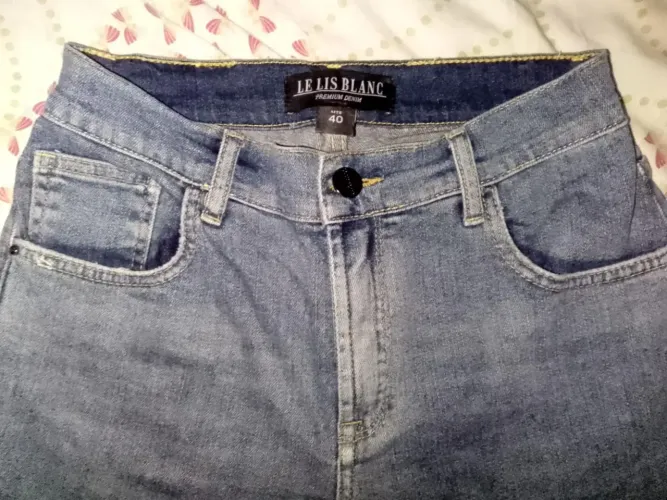 BERMUDA JEANS N°40. (LE LIS BLANC)