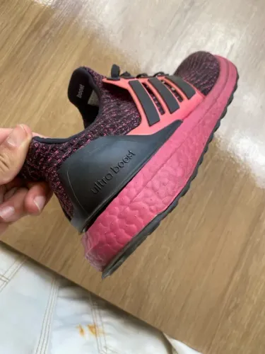 Tênis Adidas Ultra Boost - feminino Tamanho 37