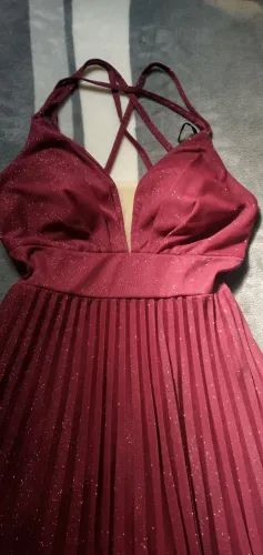 Vestido de festa marsala com brilho