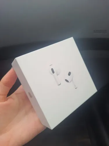 AirPods 4 c/ cancelamento de ruído + capa de brinde