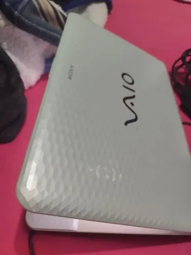 Notebook Sony VAIO i5 6gb 500 GB tudo ok menos bateria mas ligando  normal 