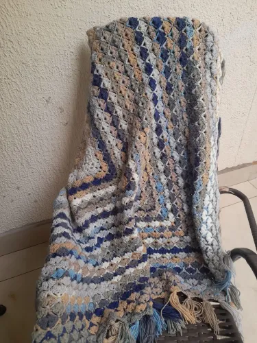 Xale em corche feito a mão 