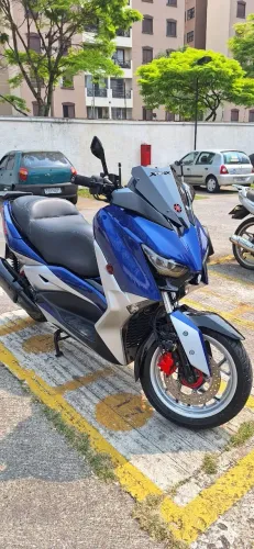 YAMAHA XMAX ABS