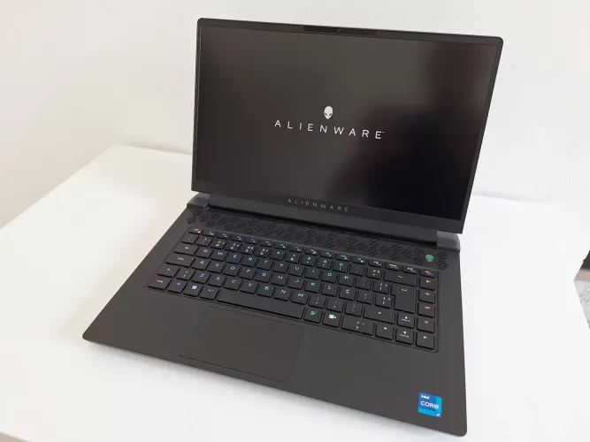 Alienware M15 R7 