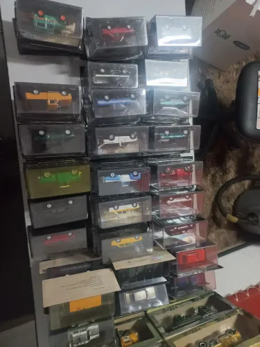 Coleção de veículos em miniatura