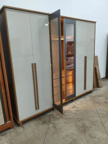 Roupeiro 2.75 M com led 3 gavetas , portas transparentes com elegância 