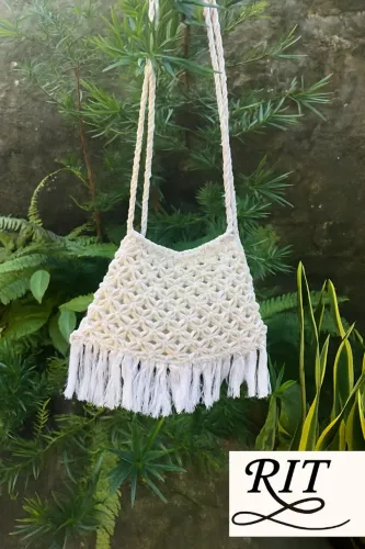 Bolsa de ombro em macramê artesanal
