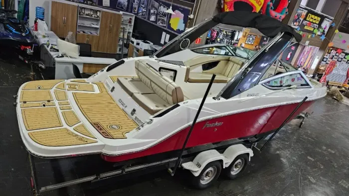 LANCHA FOCKER 255 GT 2018