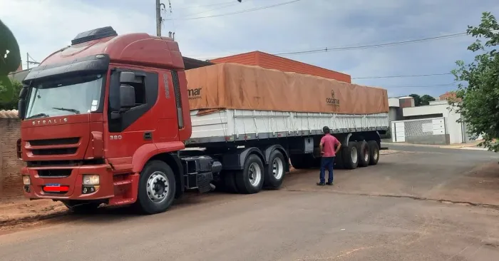 Iveco 380 Strallis 2008 e Carreta Facchini 2009