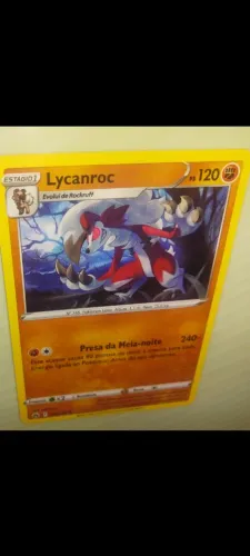 Carta Lycanroc - Pokémon TCG original bem conservada 