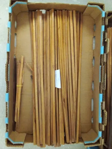 Baguete, Cordão, Filete, Cordão, Meia cana, Moldura em Madeira Tauari, novos. 