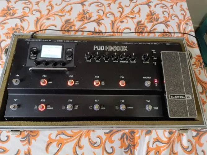 Pedaleira Line 6 Pod Hd500x Multiefeitos Com Fonte Original