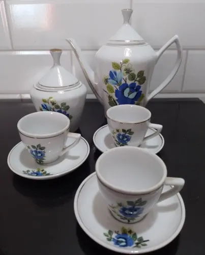 Conjunto de chá porcelana Pozzani.