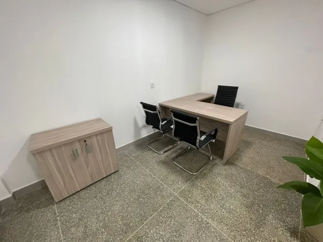 Conjunto Móveis de Escritório - MESA COM CADEIRAS - LOJA IKONMIXOFFICE 