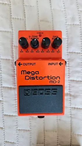 Pedal Boss Mega Distortion MD-2
