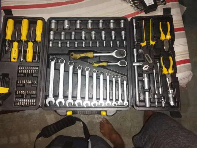 Maleta de ferramentas valor 550 reais pouco usada