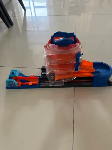 Hot Wheels City Pista Super Giro Loja De Carros 