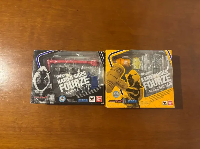 Kamen Rider Fourze SHFiguarts Módulos 01 e 04