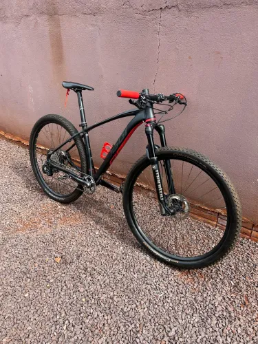 MTB Oggi 7.6 Shimano XT Completa Tubeless | Tamanho M