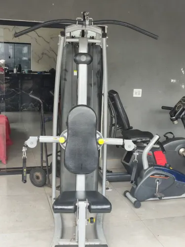 Estação de musculacao