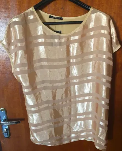 Calças e blusas femininas NOVAS 60,00