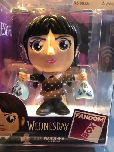 Wandinha com Peixes Wednesday 